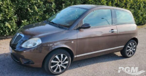 Lancia Ypsilon 1.3 MJT foto laterale 2